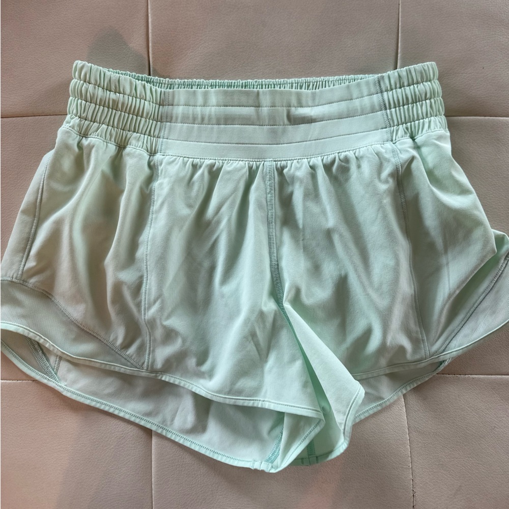 Lululemon Hotty Hot High-Rise 2.5”